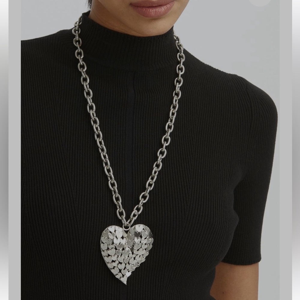 Oscar de la Renta Heart Pendant Necklace